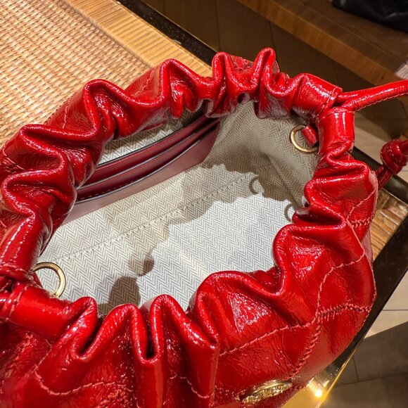 Best Price‼️Tory Burch Willa E/W Drawstring Bag 175743 Berry $500 - Picture 7 of 11